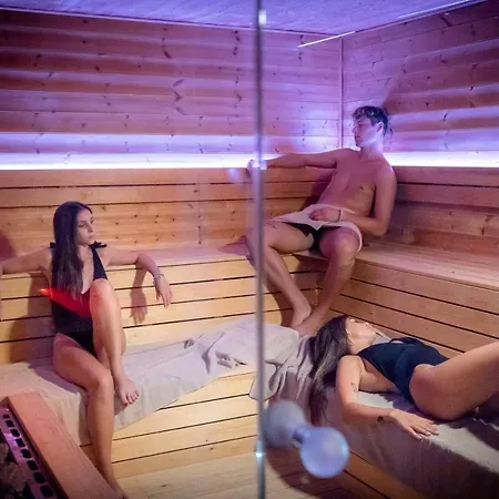 Ninfea Wellness & アパートホテル