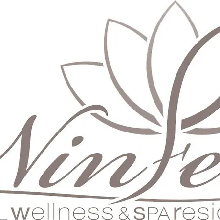 アパートホテル Ninfea Wellness & 4*