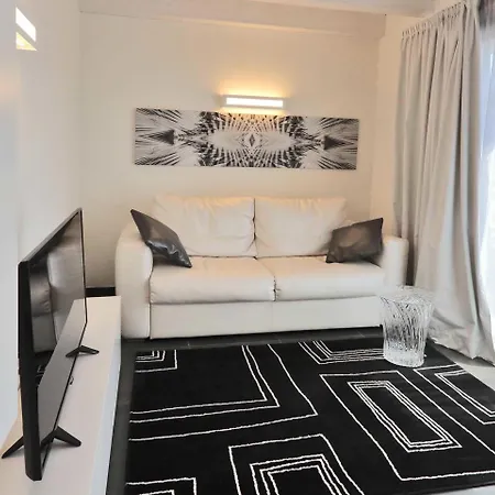 アパートホテル Ninfea Wellness & カオルレ