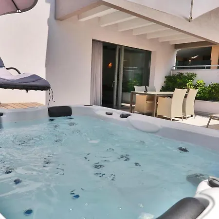 Ninfea Wellness & Apartmanhotel