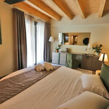 Apartmanhotel Ninfea Wellness & 4*